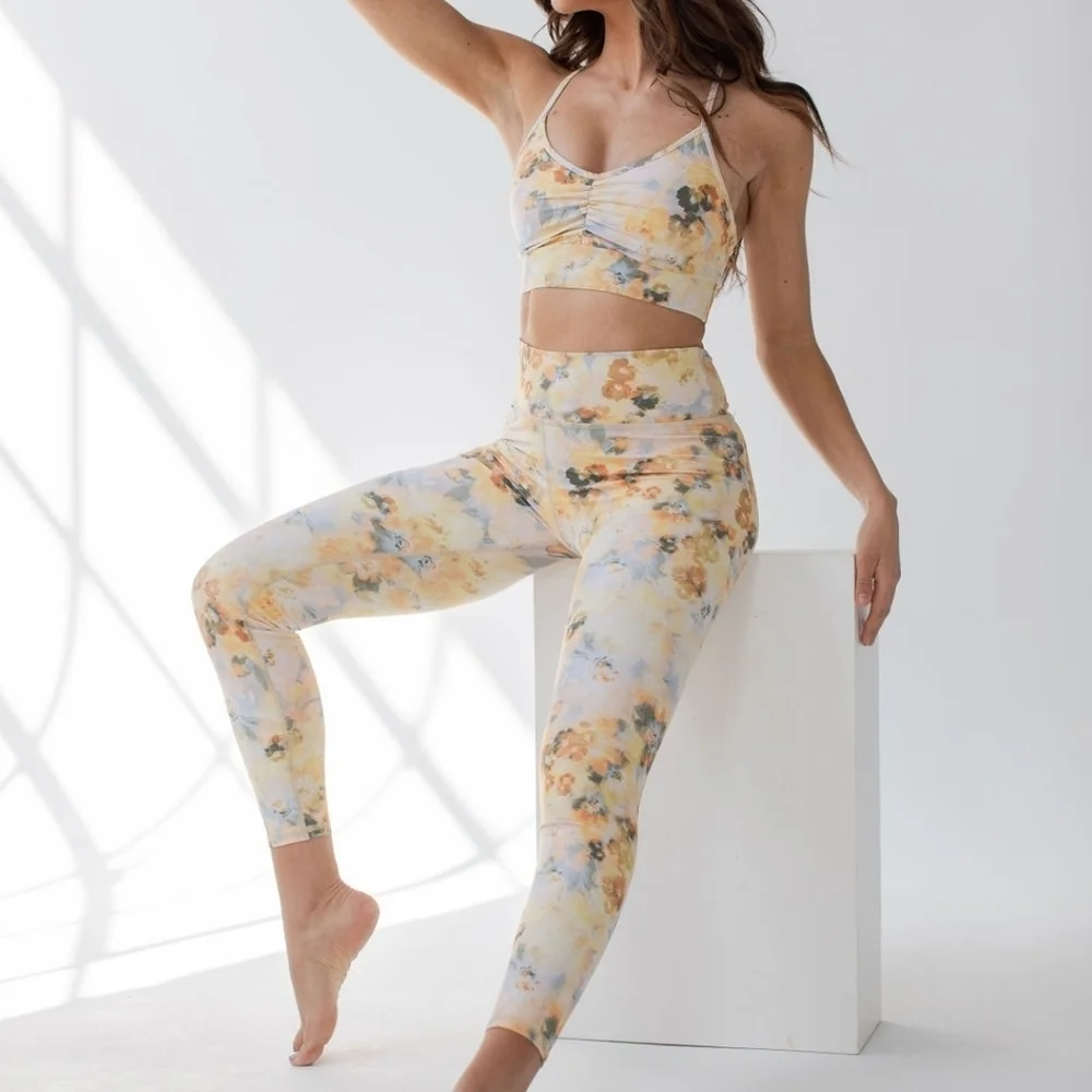 SAVVI Indi Leggings Bouquet Print | Size estimated Women's medium - Picture 7 of 11